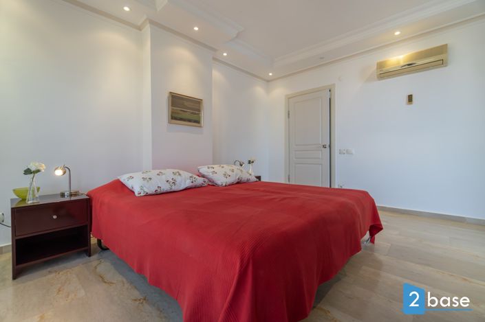 Image No.25-4 Bed Penthouse for sale