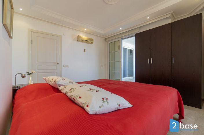 Image No.26-4 Bed Penthouse for sale