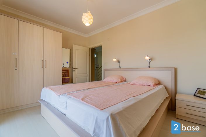 Image No.25-3 Bed Penthouse for sale