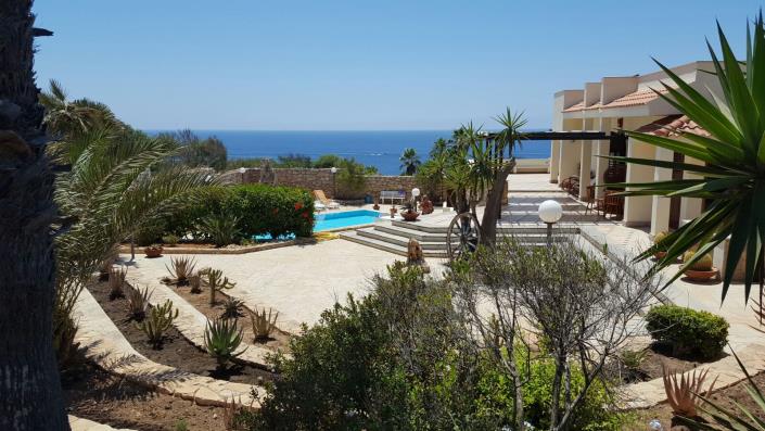 Image No.2-6 Bed Villa for sale