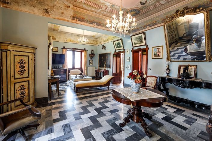 Image No.3-4 Bed Villa for sale