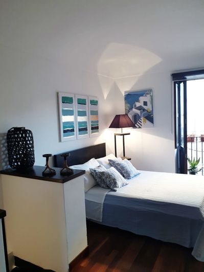 Image No.12-2 Bed Property for sale