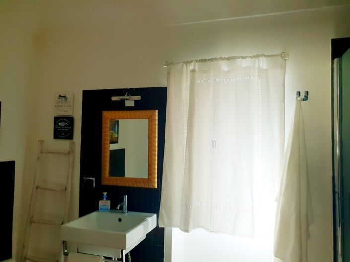 Image No.20-2 Bed Property for sale