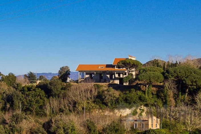 Image No.1-3 Bed Villa for sale