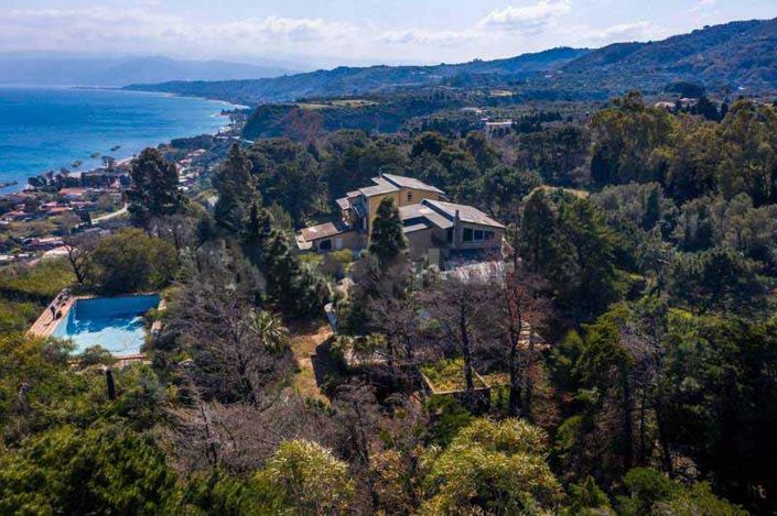 Image No.30-8 Bed Villa for sale