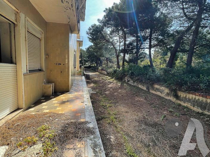 Image No.8-8 Bed Villa for sale