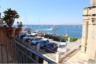 Image No.12-1 Bed Property for sale