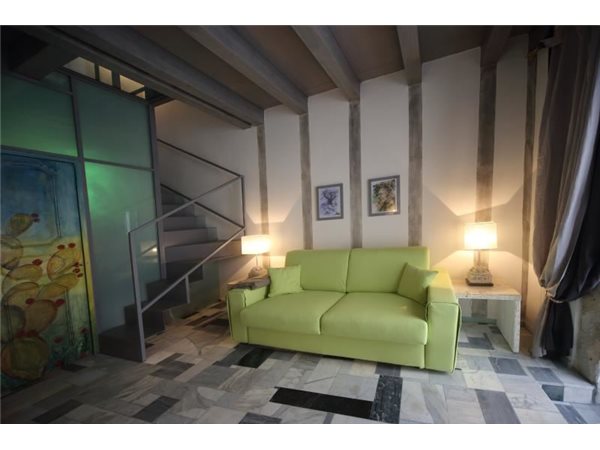 Image No.2-1 Bed Property for sale