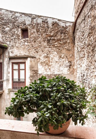 Image No.38-6 Bed Property for sale