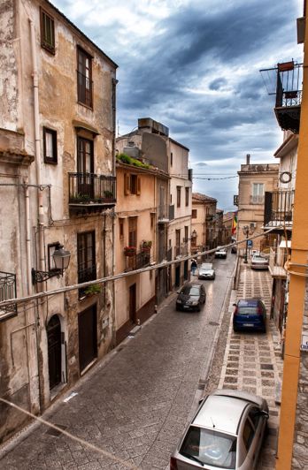 Image No.44-6 Bed Property for sale