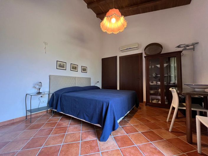 Image No.10-7 Bed Villa for sale