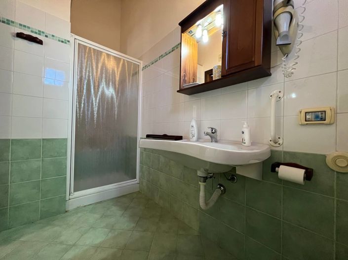 Image No.15-7 Bed Villa for sale