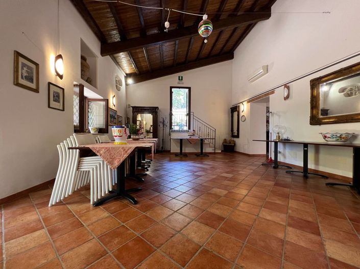 Image No.3-7 Bed Villa for sale