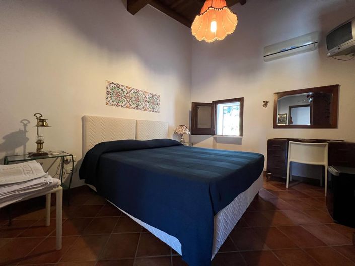 Image No.8-7 Bed Villa for sale