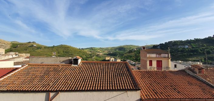 Image No.4-2 Bed House for sale