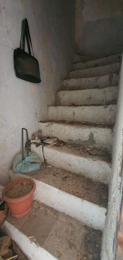 Image No.9-2 Bed House for sale