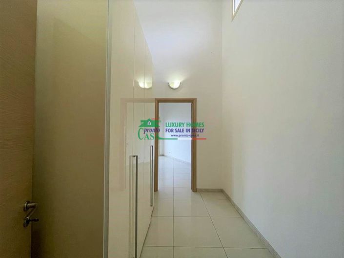 Image No.11-3 Bed Villa for sale