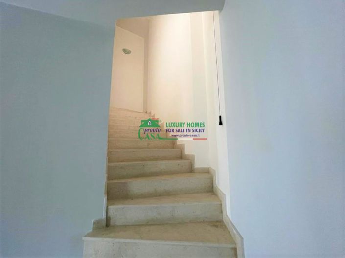 Image No.12-3 Bed Villa for sale