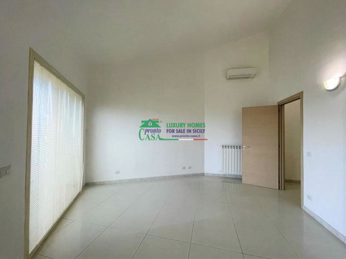 Image No.17-3 Bed Villa for sale