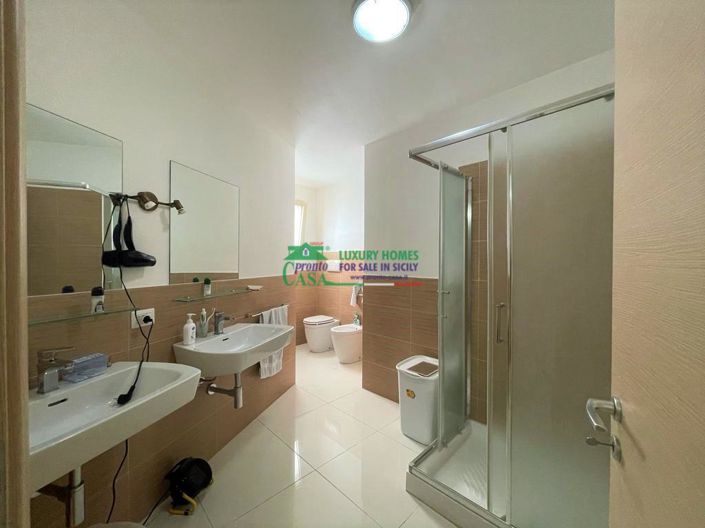 Image No.21-3 Bed Villa for sale