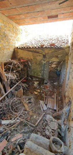 Image No.8-2 Bed House for sale