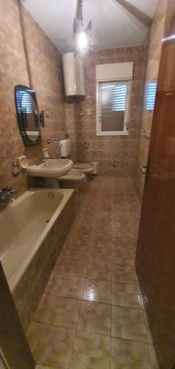 Image No.26-4 Bed House for sale