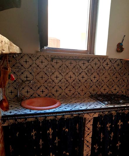 Image No.5-2 Bed House for sale