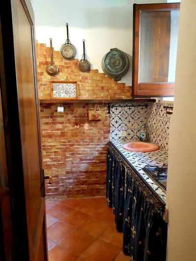 Image No.6-2 Bed House for sale