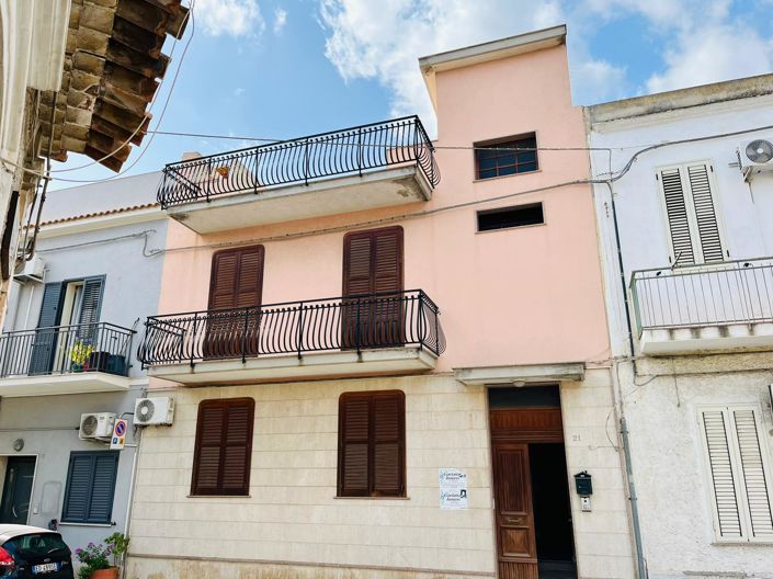 Image No.2-4 Bed Apartment for sale