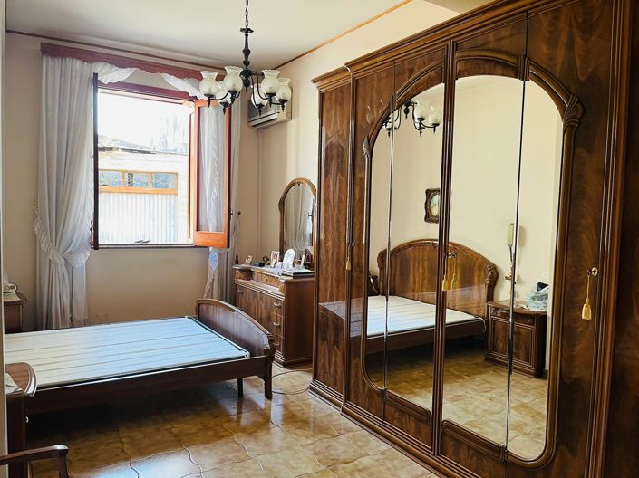 Image No.22-4 Bed Apartment for sale