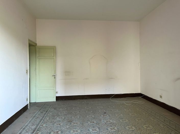 Image No.4-2 Bed House for sale