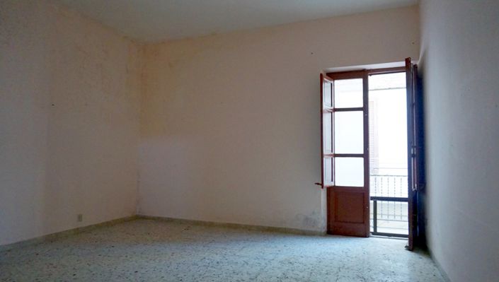 Image No.23-7 Bed Apartment for sale