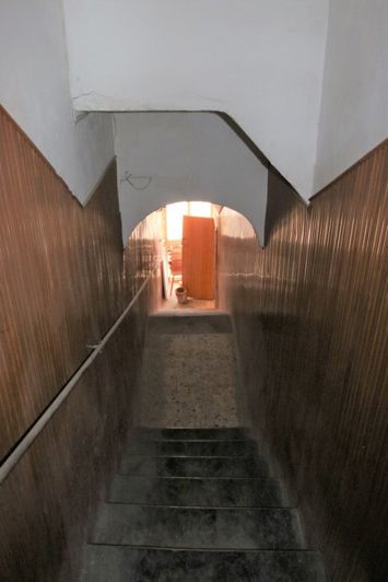 Image No.12-2 Bed House for sale