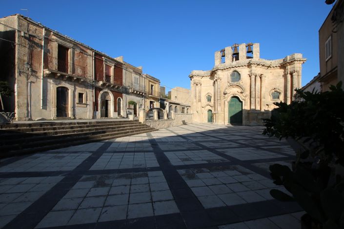 Image No.19-2 Bed House for sale