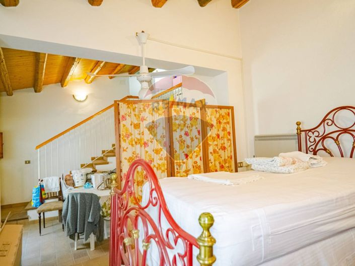 Image No.17-1 Bed House for sale