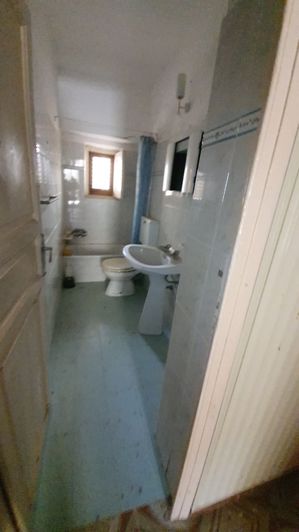 Image No.41-2 Bed House for sale