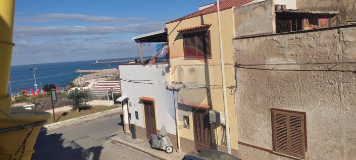 Image No.5-5 Bed House for sale