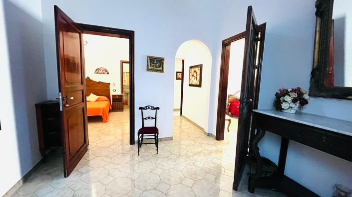 Image No.12-3 Bed House for sale