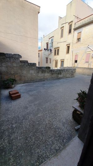 Image No.29-2 Bed House for sale