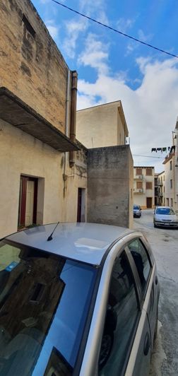 Image No.5-2 Bed House for sale