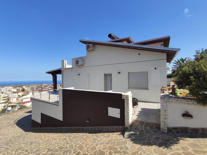 Image No.1-2 Bed Villa for sale