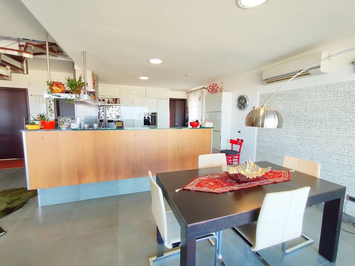 Image No.22-2 Bed Villa for sale