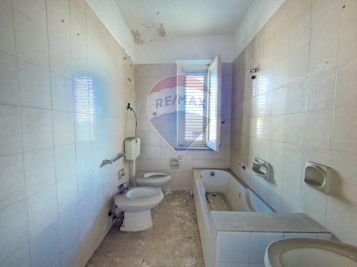 Image No.19-2 Bed Apartment for sale