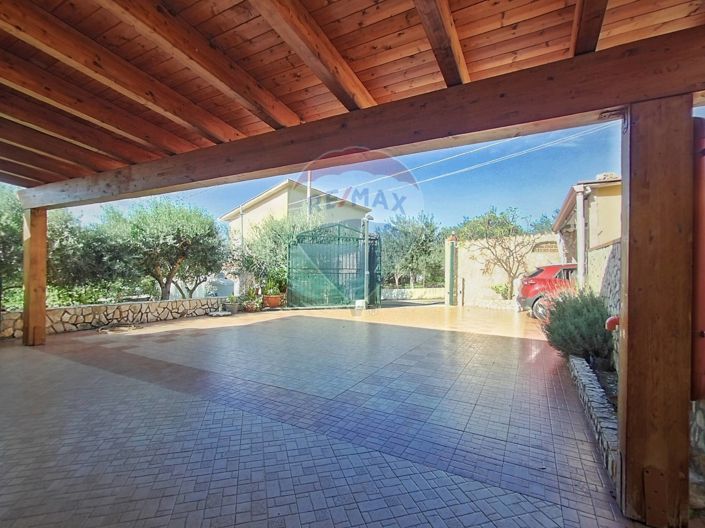 Image No.18-4 Bed Villa for sale