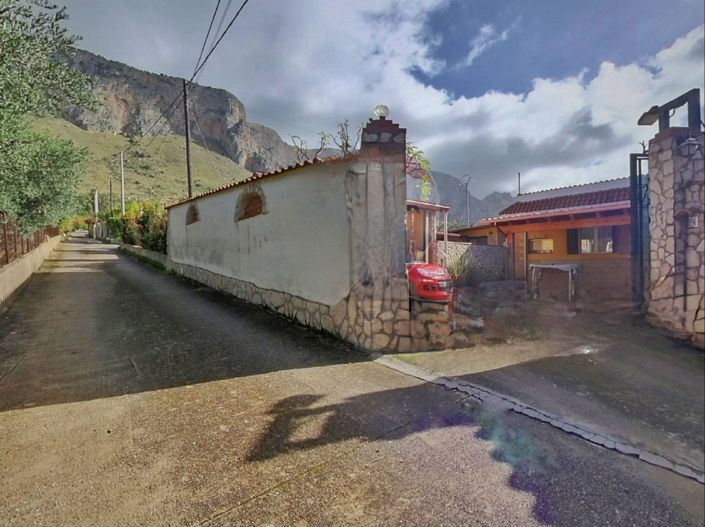 Image No.2-4 Bed Villa for sale