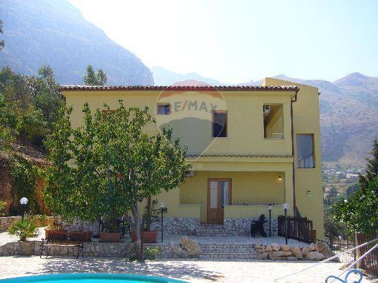 Image No.17-16 Bed Apartment for sale