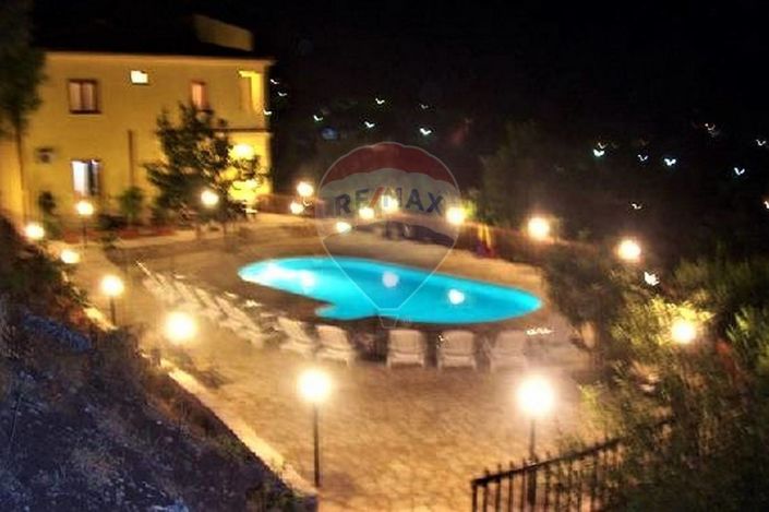 Image No.3-16 Bed Apartment for sale