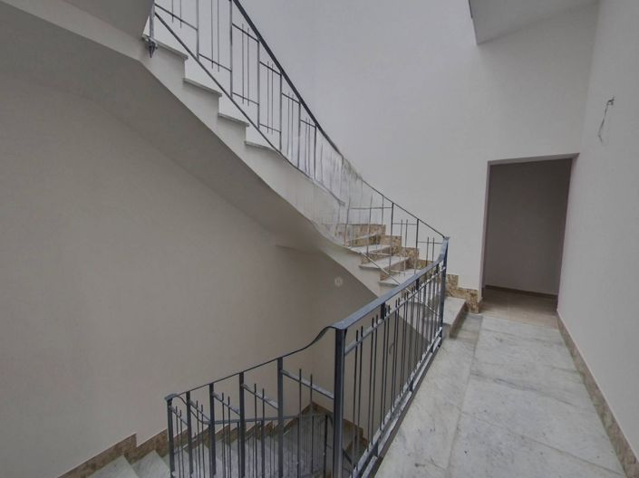 Image No.27-25 Bed Apartment for sale