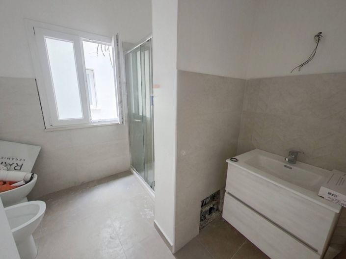 Image No.29-25 Bed Apartment for sale