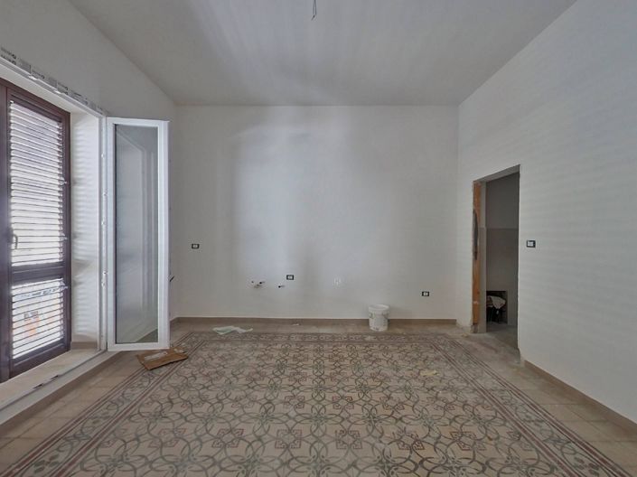 Image No.34-25 Bed Apartment for sale